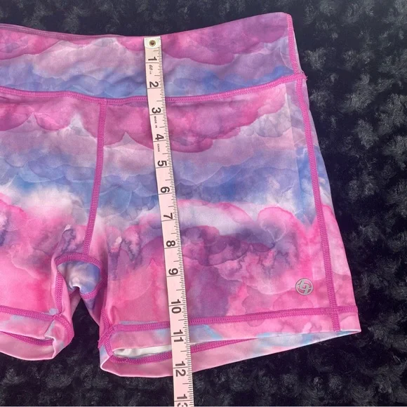 Lija Shorts - Picture 11 of 12